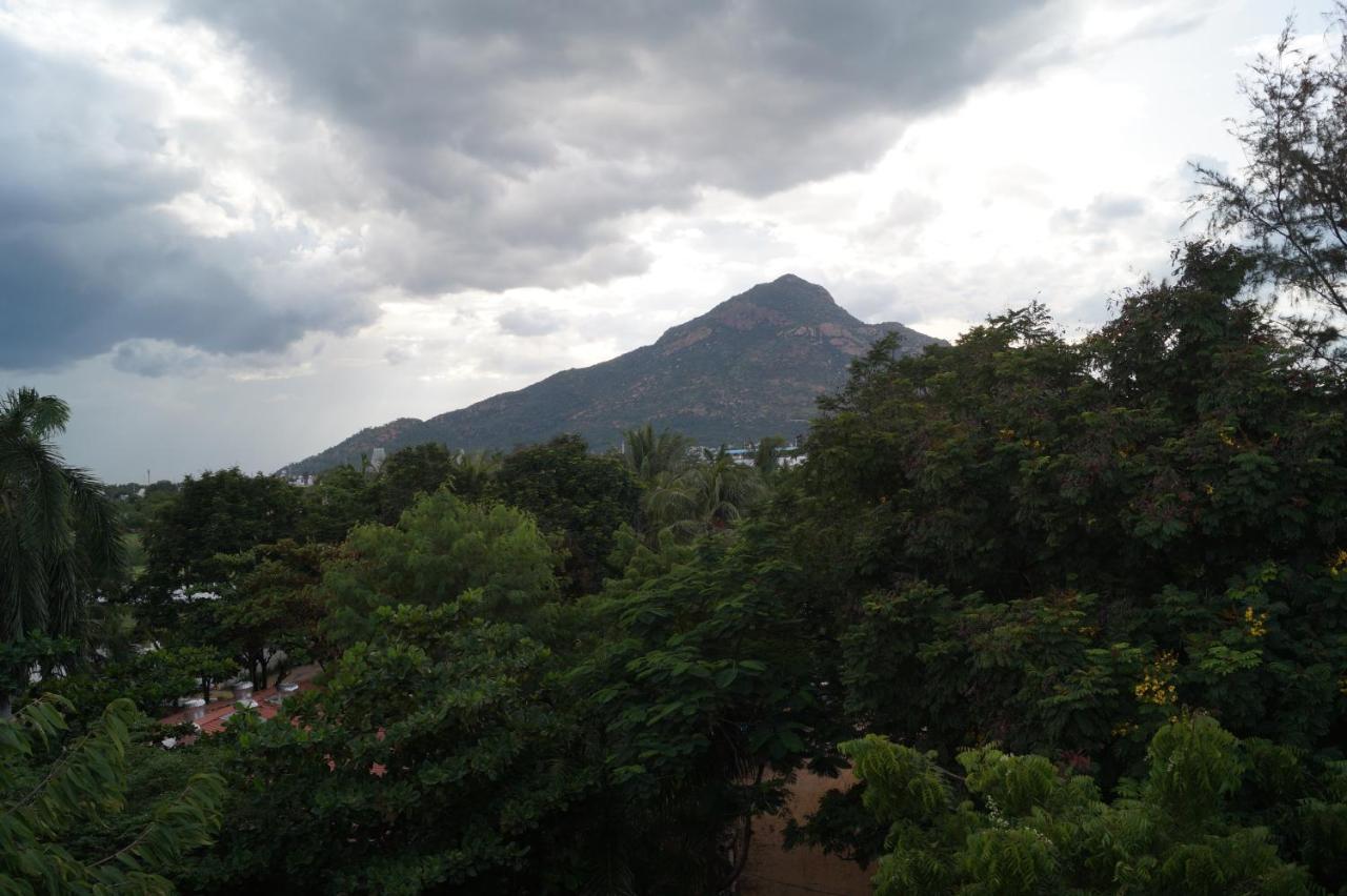Hotel Siva Sakthi Tiruvannāmalai Zewnętrze zdjęcie