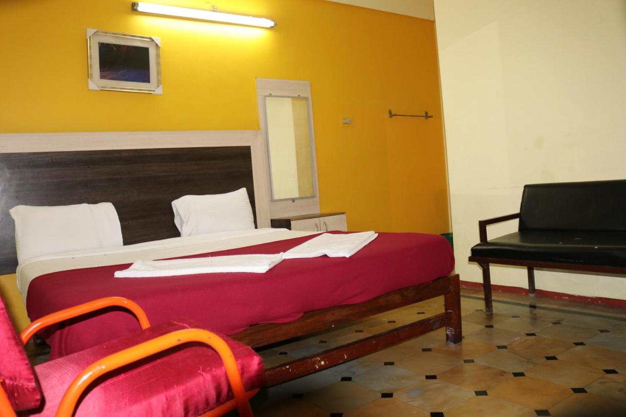 Hotel Siva Sakthi Tiruvannāmalai Zewnętrze zdjęcie