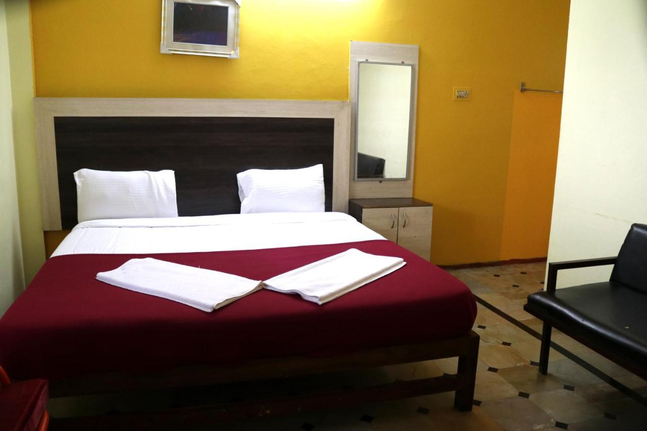 Hotel Siva Sakthi Tiruvannāmalai Zewnętrze zdjęcie