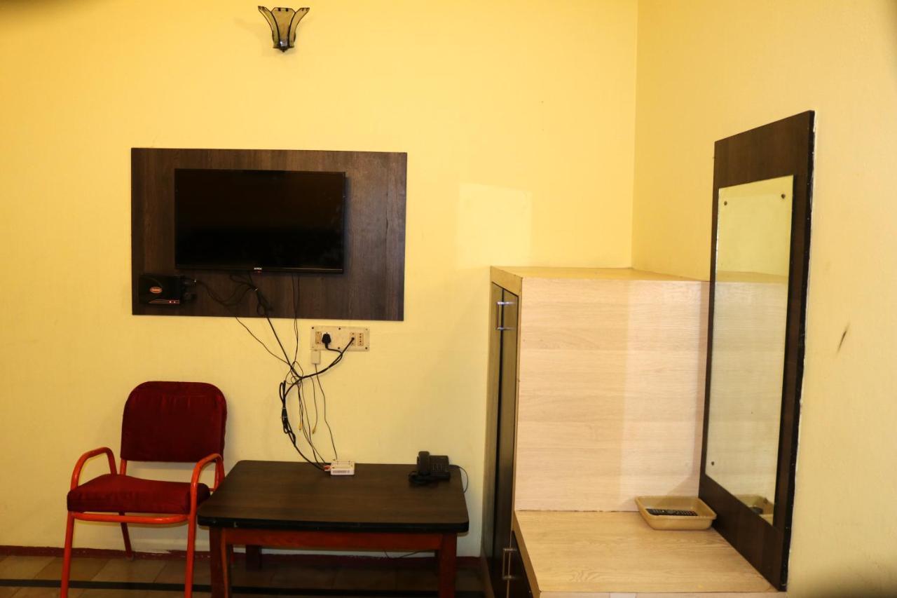 Hotel Siva Sakthi Tiruvannāmalai Zewnętrze zdjęcie
