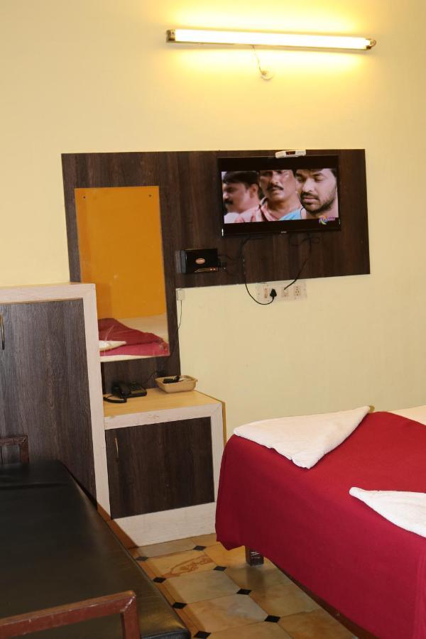 Hotel Siva Sakthi Tiruvannāmalai Zewnętrze zdjęcie