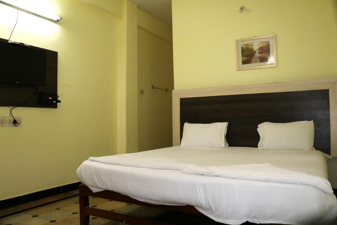 Hotel Siva Sakthi Tiruvannāmalai Zewnętrze zdjęcie