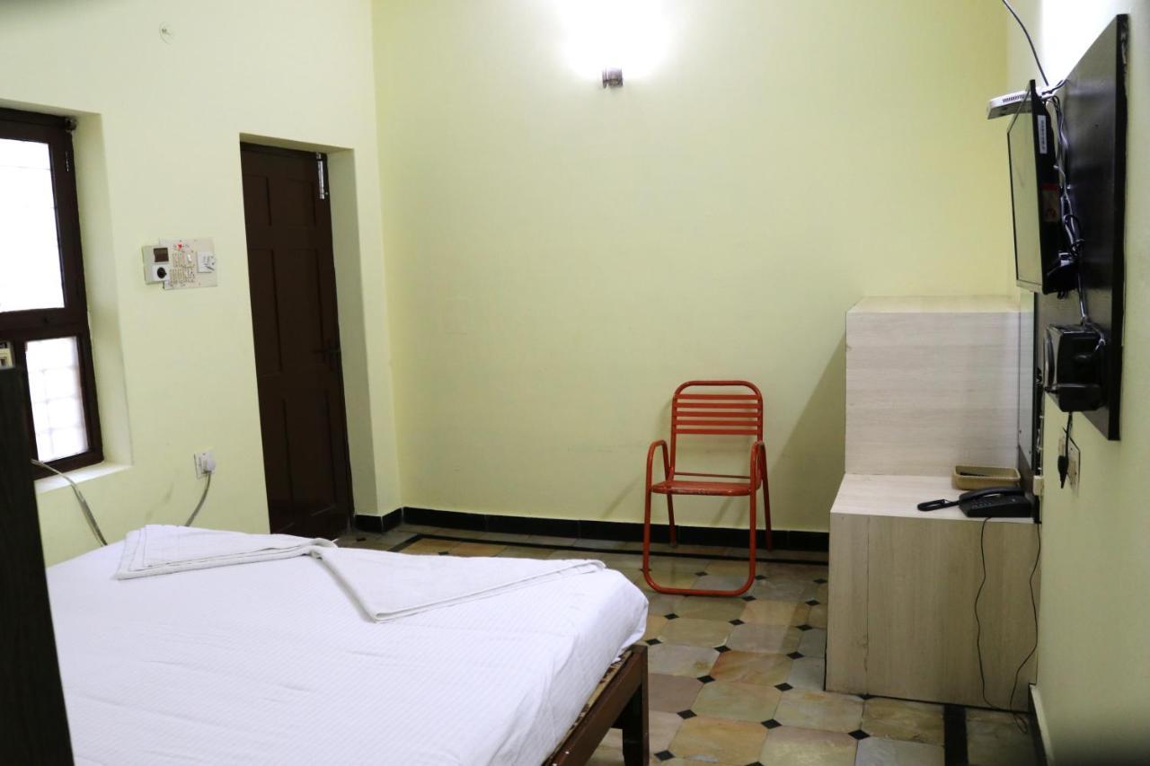 Hotel Siva Sakthi Tiruvannāmalai Zewnętrze zdjęcie